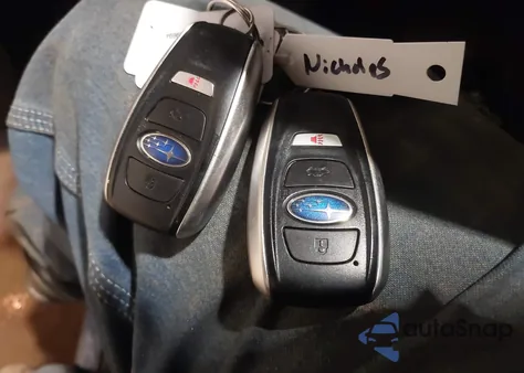 2021 Subaru Ascent Premium z USA, uszkodzony, nr VIN 4S4WMACDXM3405818